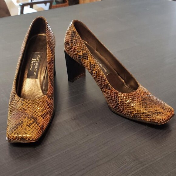 Stuart Weitzman animal print snake leather low heel shoes - Picture 11 of 11